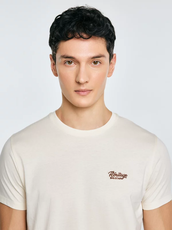 Koszulka męska z haftem na piersi kremowa Serer 103