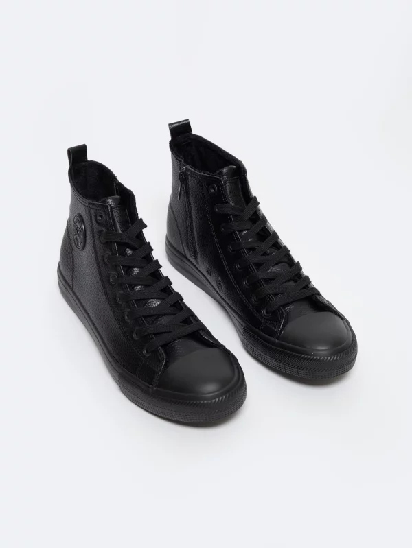 Trampki męskie wysokie ze skóry ekologicznej czarne MM174012 906