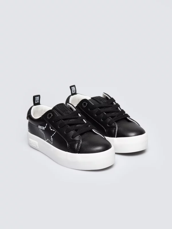 Trampki dziewczęce ze skóy ekologicznej czarne KK374223 906