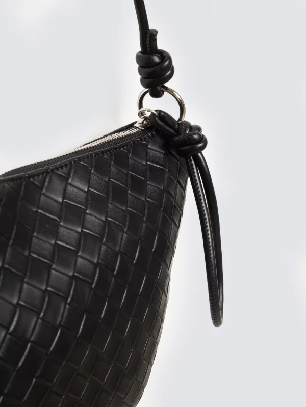 Torebka damska na pasku czarna Pragi 906