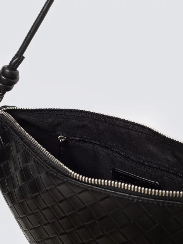 Torebka damska na pasku czarna Pragi 906