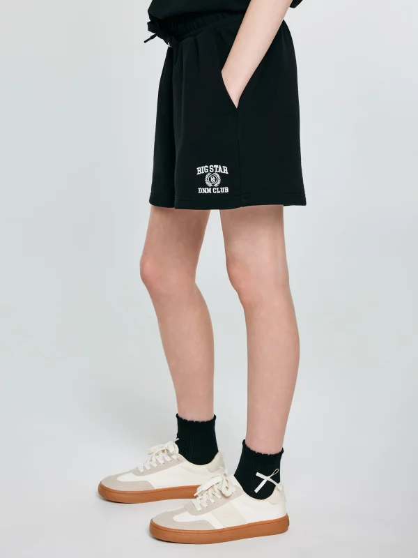 Szorty dziewczęce dresowe z haftem czarne Amaja 906