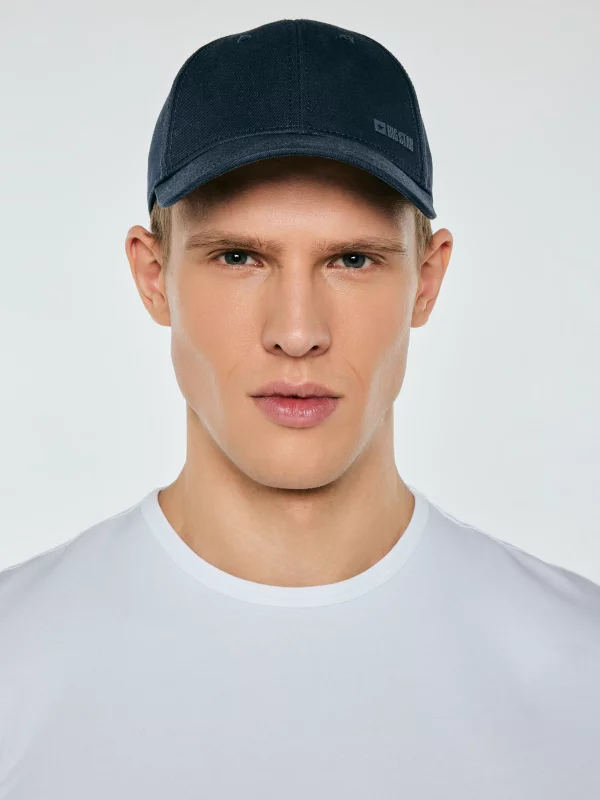 Czapka z daszkiem granatowa Basil 403