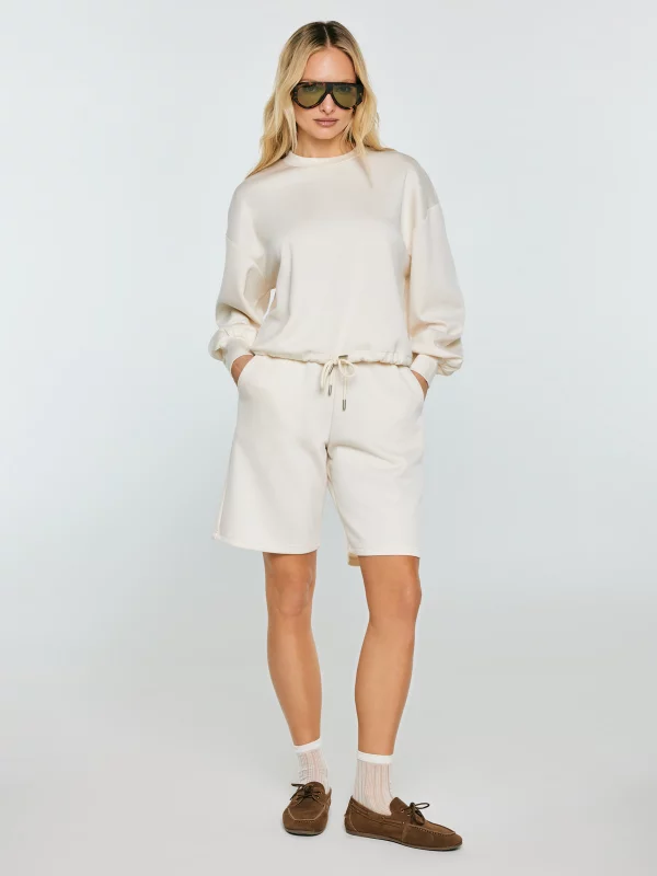 Szorty damskie dresowe z wiskozy kremowe Lunaras 102