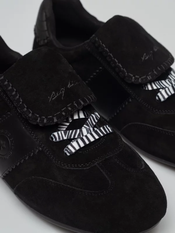 Sneakersy damskie ze skóry naturalnej czarne TT274688 906