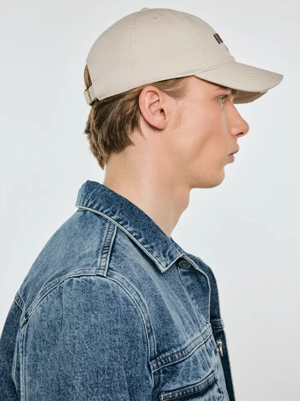 Czapka z daszkiem z haftem perłowa Densa 103