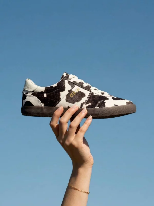 Sneakersy damskie z motywem krowiej skóry białe TT274369 101