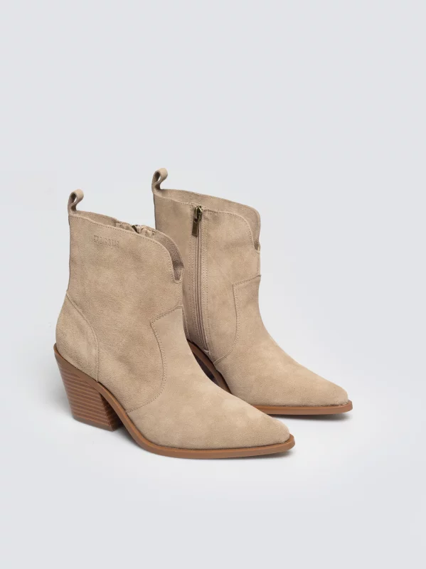 Botki damskie ze skóry zamszowej beżowe TT274958 801