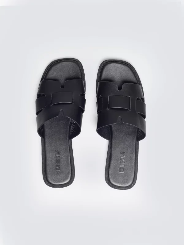 Klapki damskie skórzane czarne TT274470 906