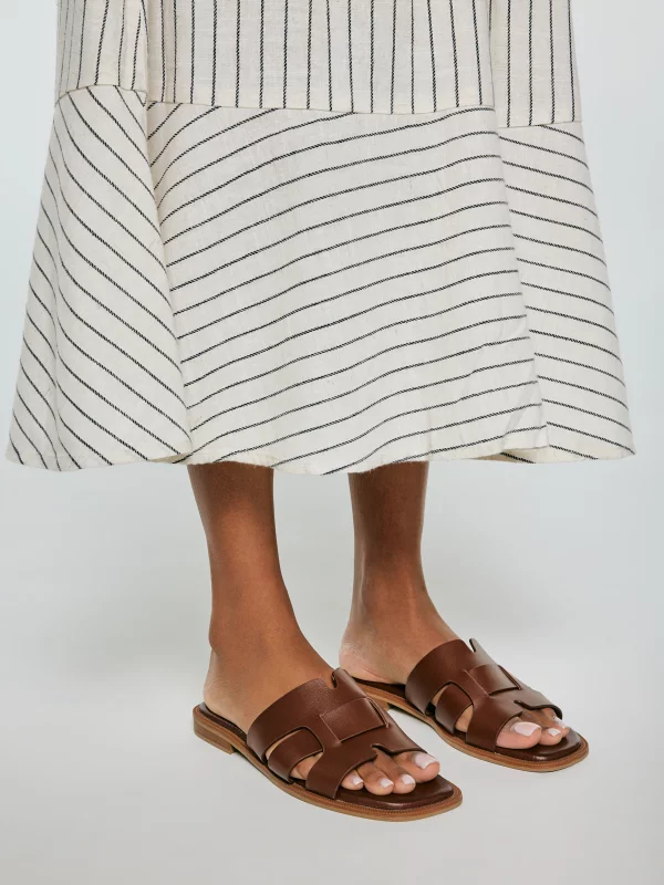 Klapki damskie skórzane brązowe TT274472 803