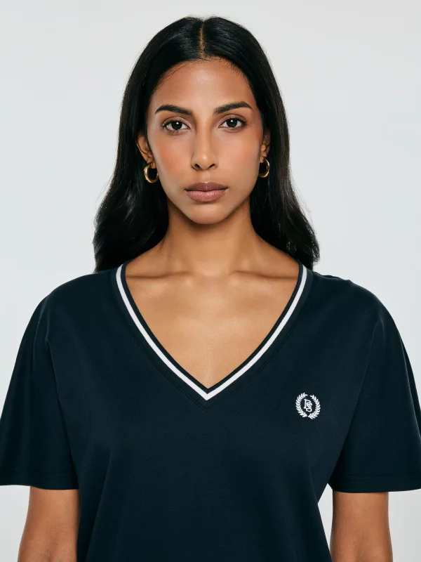 Sukienka damska dzianinowa z niewielkim haftem granatowa Zorkana 403