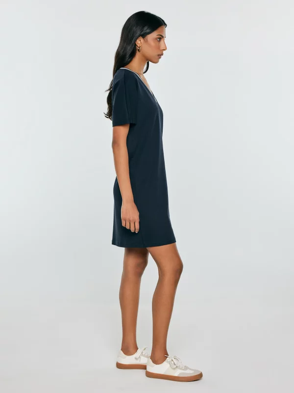 Sukienka damska dzianinowa z niewielkim haftem granatowa Zorkana 403