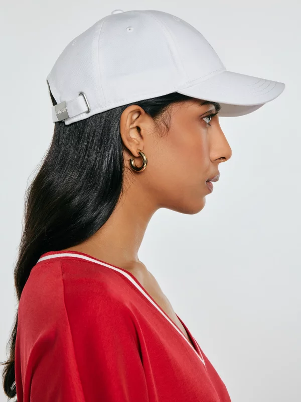 Czapka z daszkiem z haftem biała Centi 101