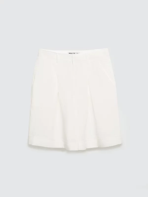 Szorty damskie z domieszką lnu kremowe Maryliana 100