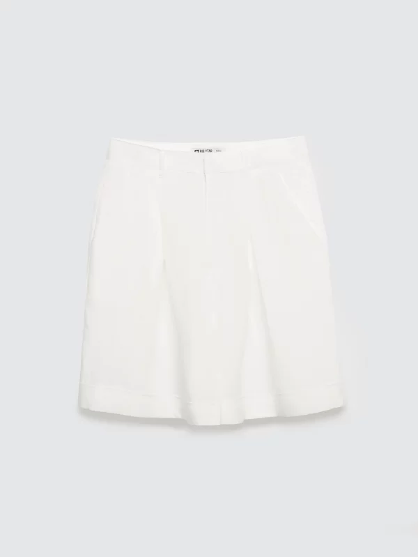 Szorty damskie z domieszką lnu kremowe Maryliana 100