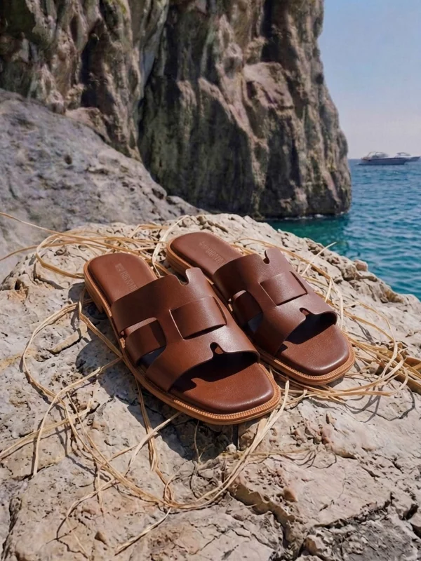 Klapki damskie skórzane brązowe TT274472 803