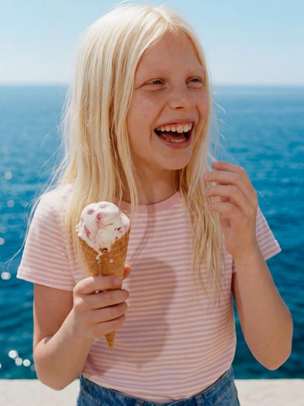 Koszulka dziewczęca w paski różowa Mica 600