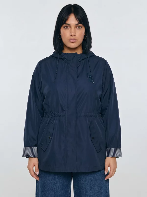 Kurtka damska przeciwdeszczowa z regulacją w talii z kapturem granatowa Lisa 403