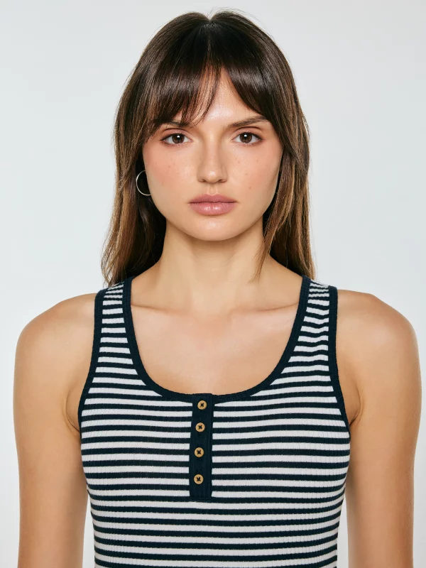 Top damski slim w paski granatowy Yunsa 403