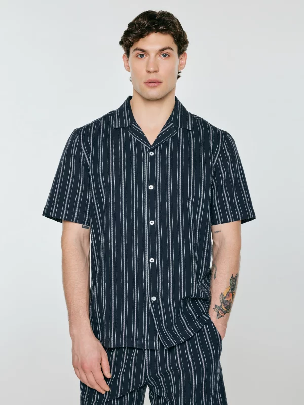 Koszula męska z domieszką lnu w biały prążek granatowa Gofriso 403