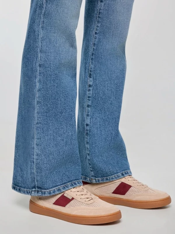 Sneakersy damskie z czerwonymi wstawkami jasnoróżowe TT274760 600