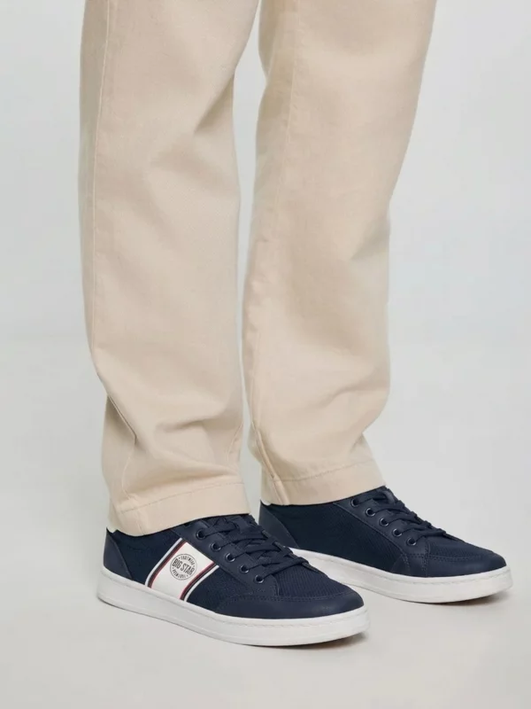 Sneakersy męskie z białymi wstawkami granatowe TT174309 403