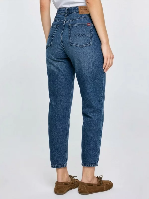 Jeansy damskie mom jeans z kolekcji Authentic granatowe Silla 515
