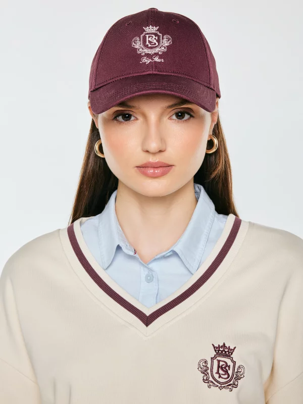 Czapka damska z daszkiem z haftem bordowa Egy 604