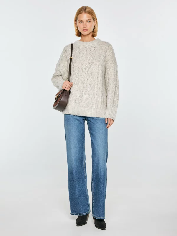 Sweter damski z grubym ozdobnym splotem kremowy Cristi 100