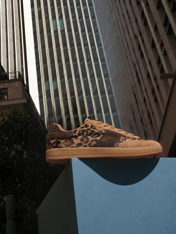 Sneakersy damskie ze skóry naturalnej zamszowej beżowe UU274030 801