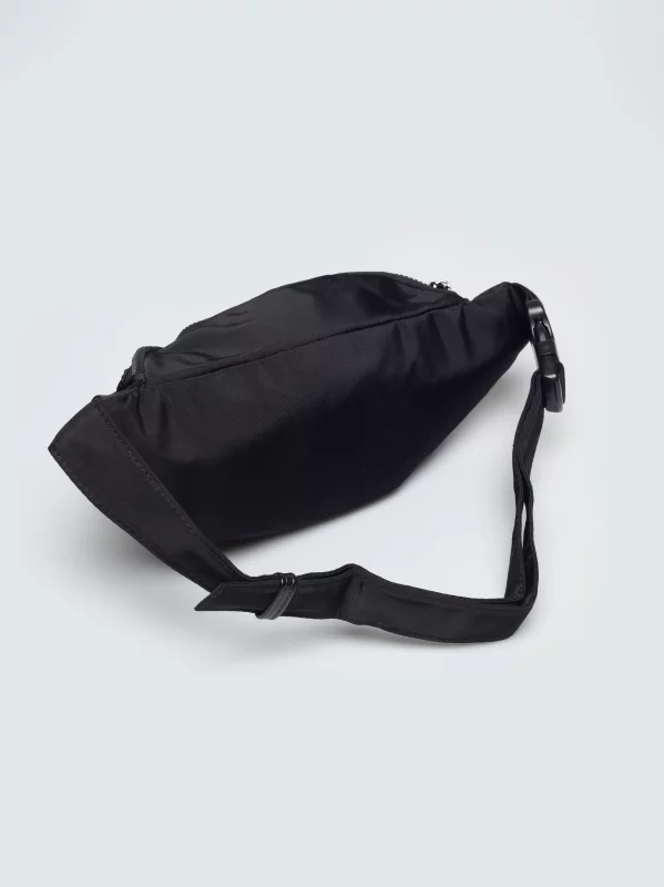 Saszetka typu nerka czarna LL574034 906