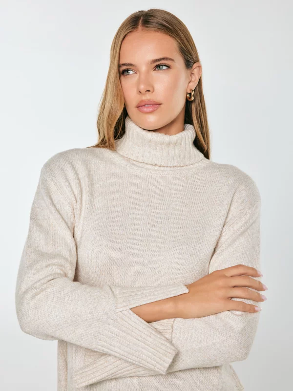 Sweter damski z golfem beżowy Hela 800