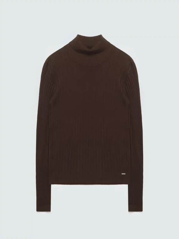 Sweter damski slim z golfem w szerokie prążki brązowy Polla 804